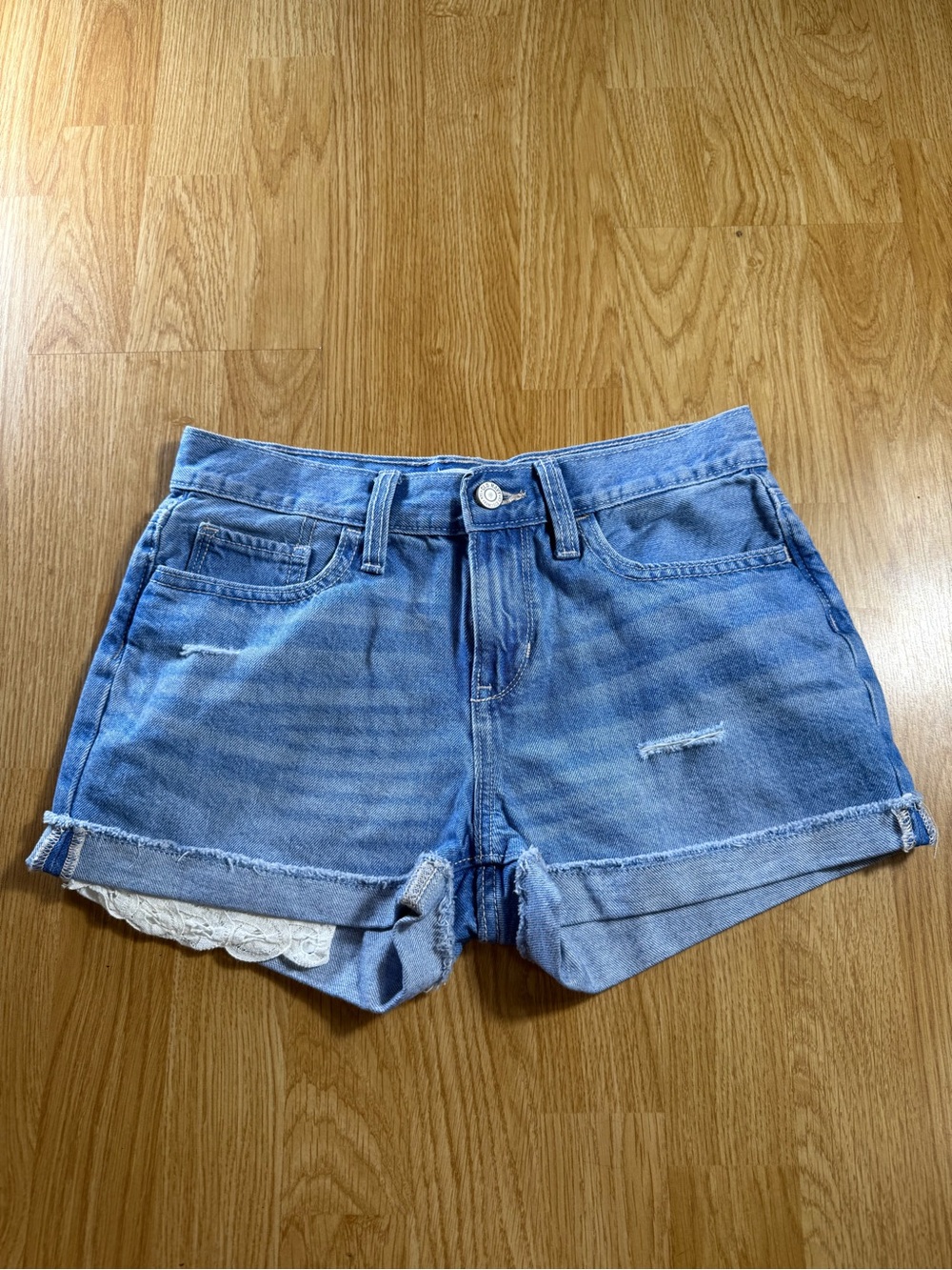 Old Navy Women's Light Blue Denim Shorts with Lace Trim - Size 14